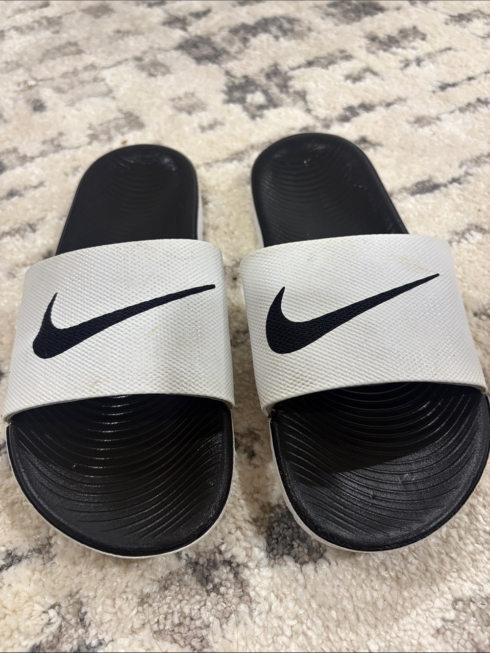 Nike Kawa Slides Kids’ Black and White Size 5Y